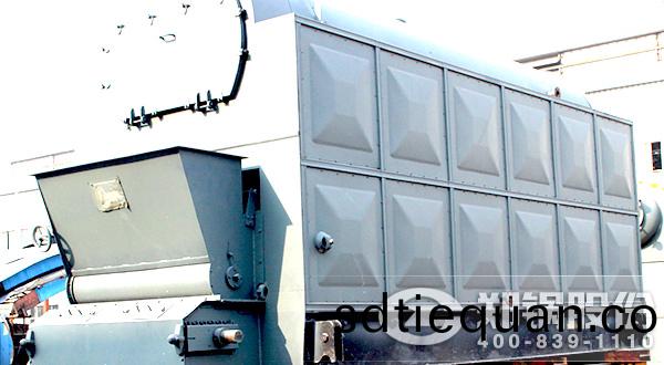 燃(ran)木(mu)片(pian)或(huo)者碎(sui)木屑的4噸/小(xiao)時(shi)蒸(zheng)汽鍋鑪