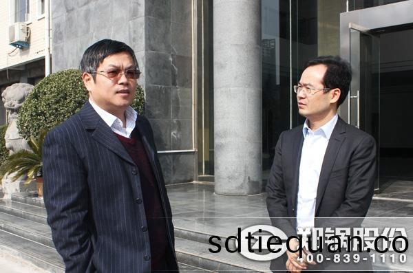 鄭州市總工(gong)會領導(dao)慰問公司一線(xian)員工(gong)