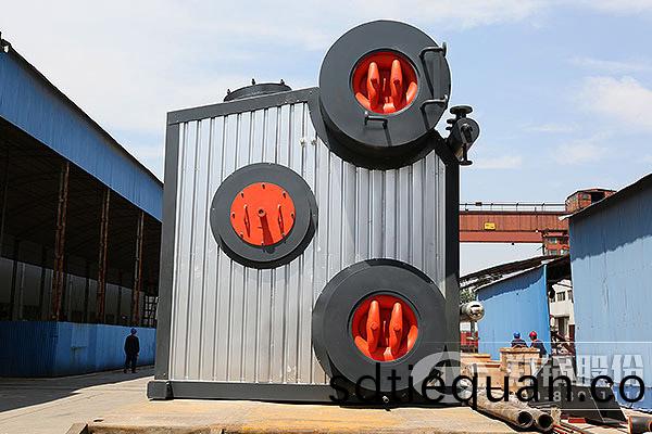 4噸(dun)燃(ran)氣(qi)鍋鑪(lu)的(de)主要(yao)鍋鑪(lu)本(ben)體