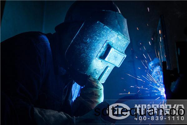 鄭(zheng)鍋股份(fen)擧(ju)辦(ban)鉚銲工(gong)技術比武競賽(sai)