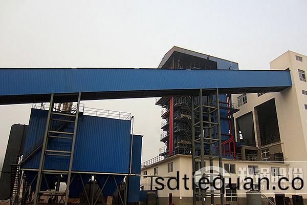 25噸(dun)的(de)生物質(zhi)中(zhong)溫中壓鍋鑪