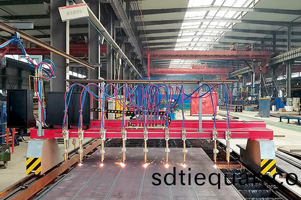 全自(zi)動數控(kong)切割(ge)機(ji)