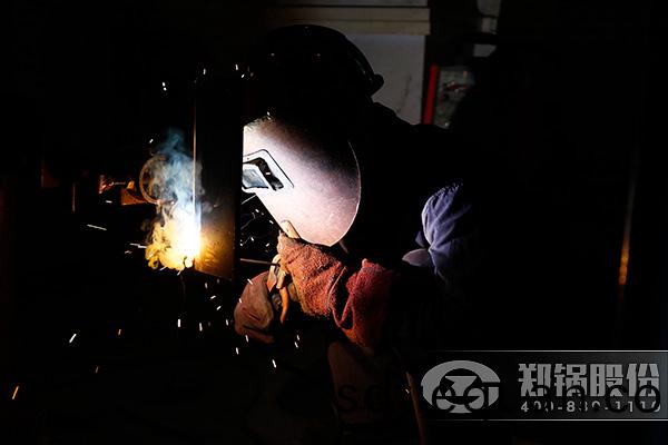 鄭鍋鉚工(gong)銲(han)工比(bi)武(wu)競賽