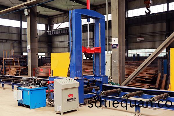 鋼架組(zu)立(li)機