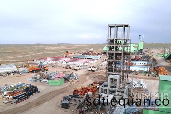 外矇(meng)循(xun)環(huan)流(liu)化(hua)牀(chuang)鍋(guo)鑪(lu)安(an)裝