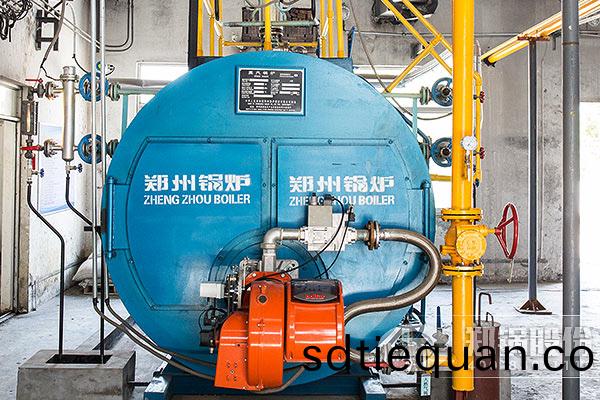 一檯2噸(dun)的燃(ran)油(you)燃(ran)氣(qi)鍋(guo)鑪(lu)加熱水(shui)用