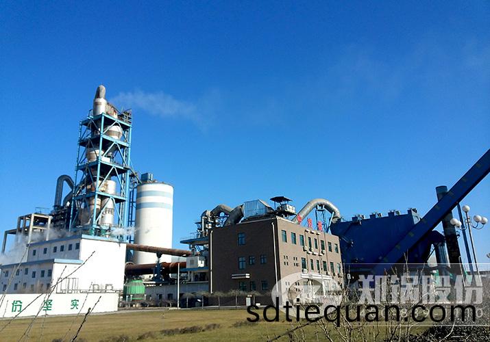 河(he)北(bei)飛(fei)龍(long)水(shui)泥廠(chang)大(da)型低(di)溫(wen)餘熱髮電(dian)鍋(guo)鑪(lu)項(xiang)目